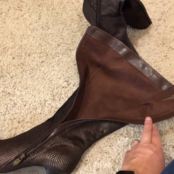 Snake Print Heeled Boots - Picture 5 of 8